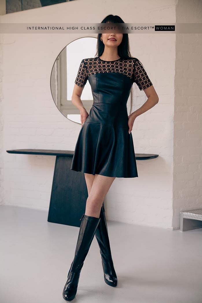 Skinny Escort Model Düsseldorf - Elisa 11